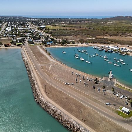 Harbour Lights Tourist Park Hotel Боуен Екстериор снимка